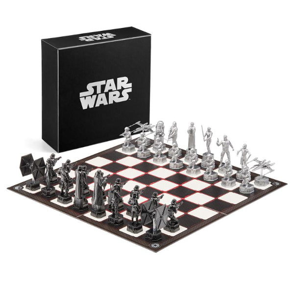 Noble Collection Star Wars Original Trilogy Chess Set Board Game New